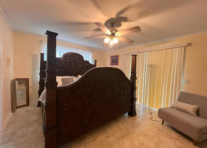 Private Guest 5 Min And Less From Famu, Fsu, Downtown- Thedollhouse Tallahassee